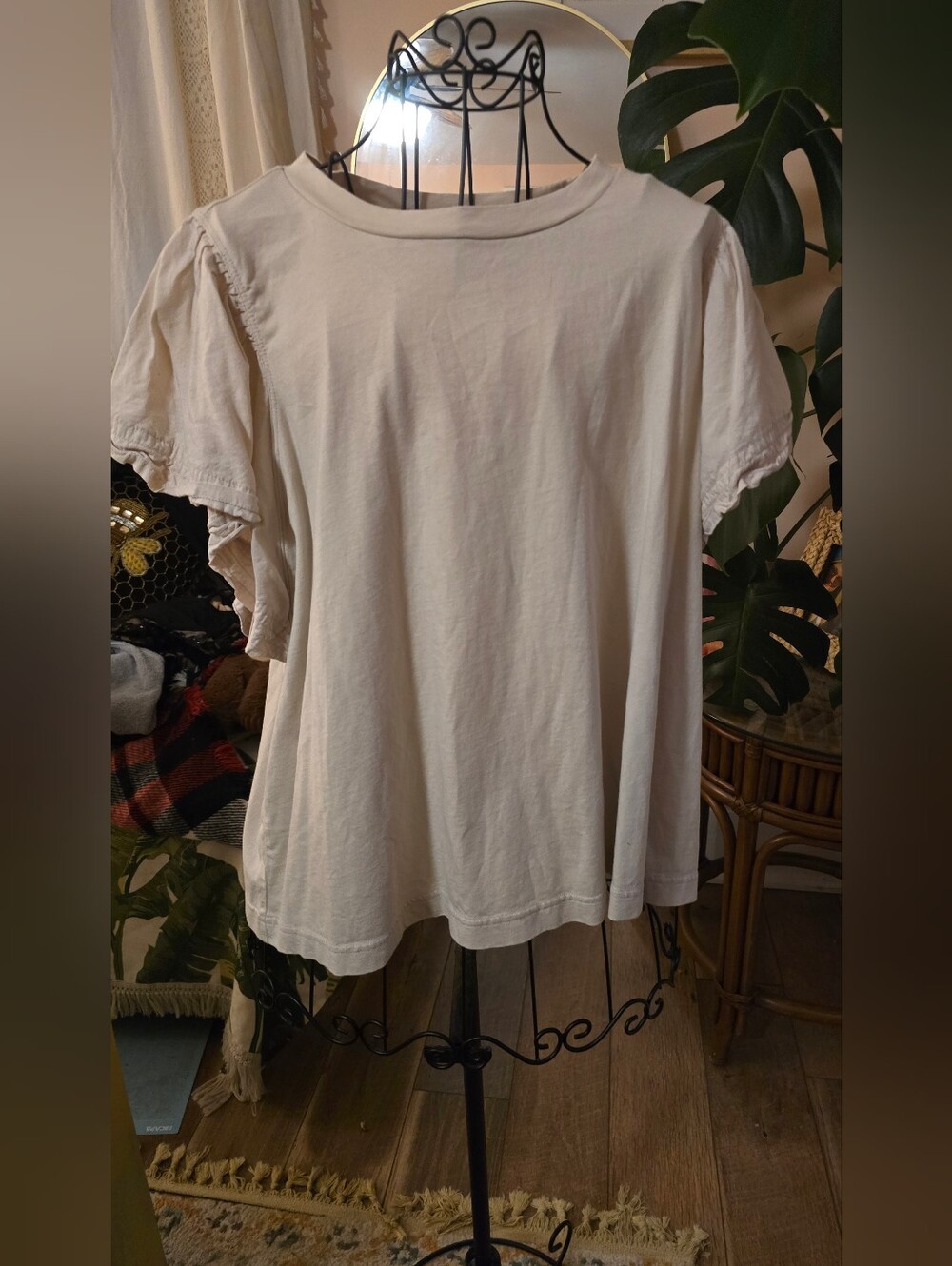 🐝🍯Old Navy Beige Tan Flutter Sleeve Crewneck T-Shirt Top XXL